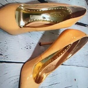 BCBGIRLS BCBGIRLS tan Nude stiletto heels